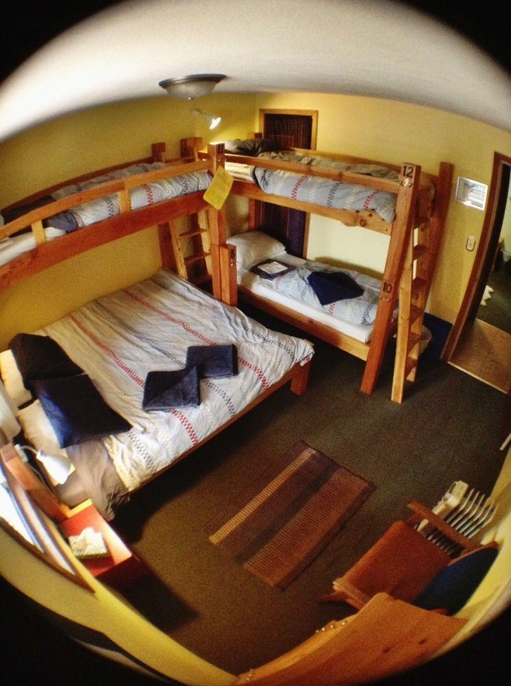 Up The Creek Backpacker'S Lodge Roberts Creek Exterior foto