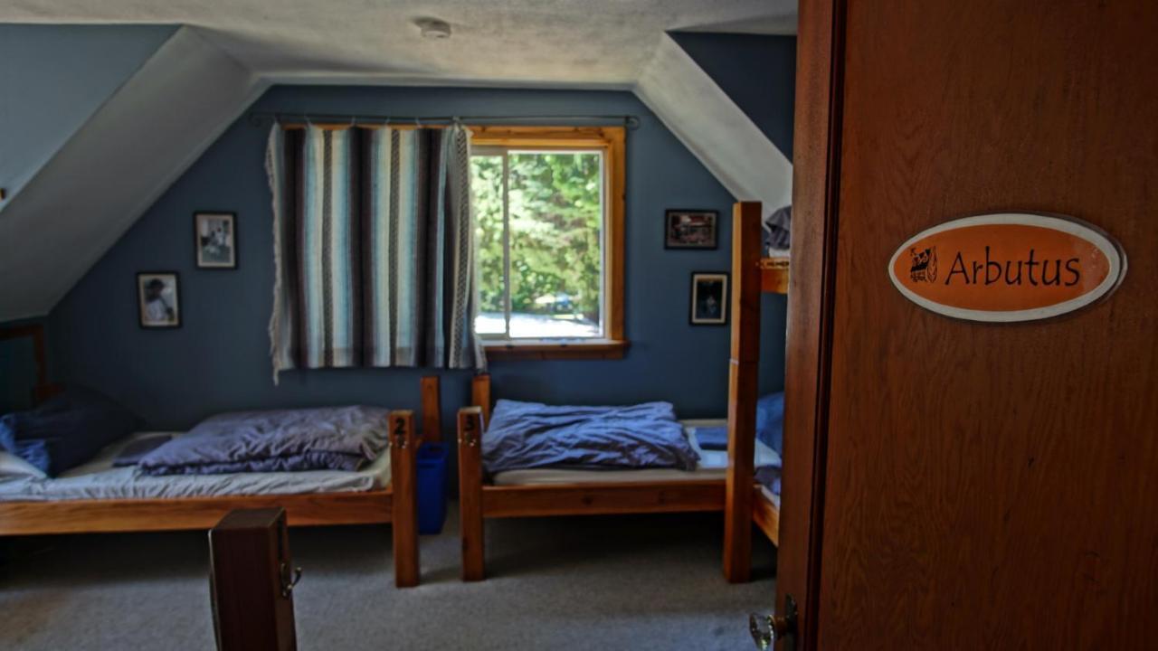 Up The Creek Backpacker'S Lodge Roberts Creek Exterior foto